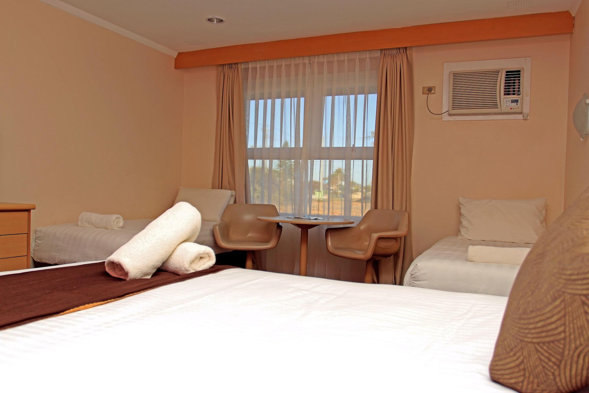 ฮอสปิทาลิตี้ คาร์นาร์วอน ชัวร์สเตย์ บาย เบสต์ เวสเทิร์น Motel ภายนอก รูปภาพ